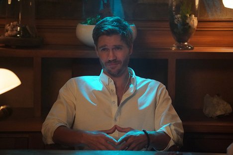 Chad Michael Murray - Riverdale - Hoofdstuk 57: Survive the Night - Van film