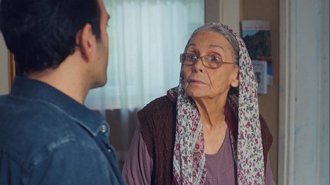 Suna Selen - Kızım - Episode 6 - De la película