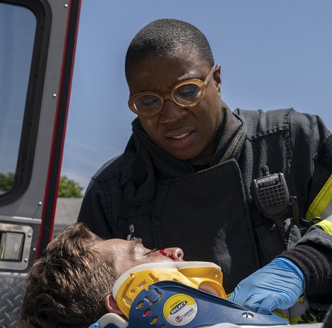 Aisha Hinds - 9-1-1 - Kids Today - Photos