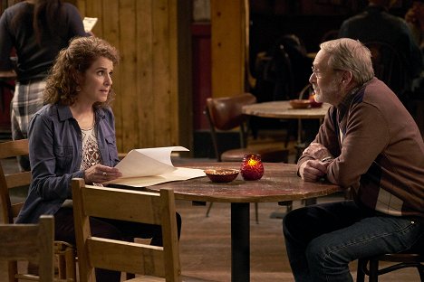 Debra Winger, Martin Mull - The Ranch - Find Out Who Your Friends Are - Photos