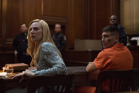 Deborah Ann Woll, Jon Bernthal - Daredevil - Guilty as Sin - Van film