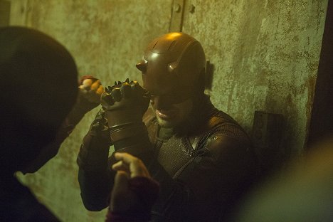Charlie Cox - Marvel: Daredevil - Ciemność na końcu tunelu - Z filmu