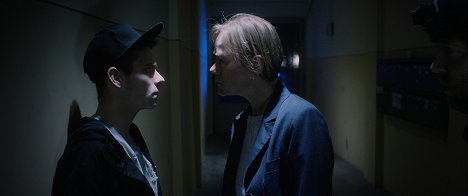 Nino Böhlau, Ursula Deuker - IOX - De la película