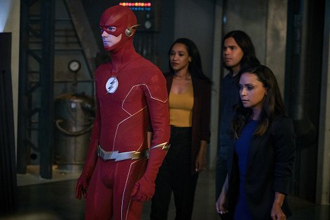 Grant Gustin, Candice Patton, Carlos Valdes, Danielle Nicolet - The Flash - Into the Void - Photos
