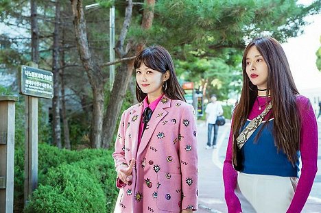 Na-ra Jang, Bo-reum Han - Couple on the Backtrack - Photos