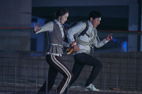 Yoona, Jeong-seok Jo - Eksiteu - Film