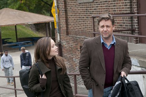 Olivia Wilde, Russell Crowe - The Next Three Days - Photos