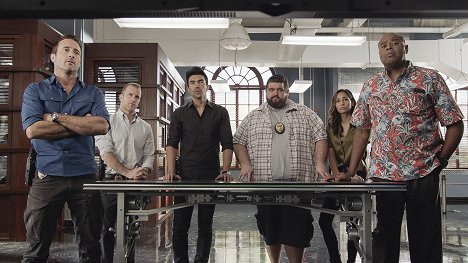 Alex O'Loughlin, Jorge Garcia, Scott Caan - Hawaii Five-0 - He kama na ka pueo - Van film