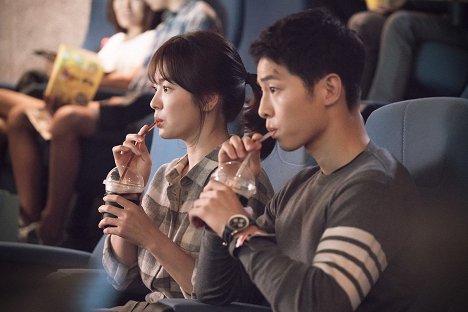 Joong-ki Song, Lorraine Song - Taeyangeui hooye - Film
