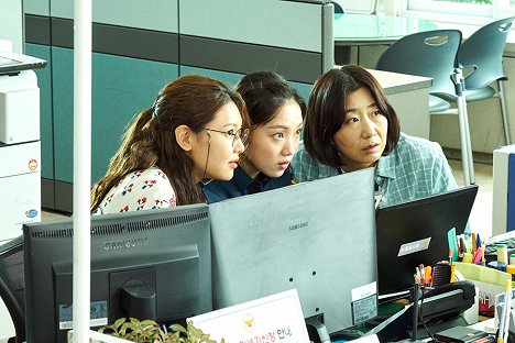 Soo-young Choi, Seong-kyeong Lee, Mi-ran Ra - Geolkapse - Do filme
