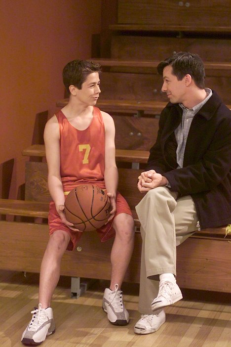 Michael Angarano, Sean Hayes - Will & Grace - He Shoots, They Snore - Film