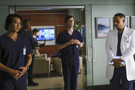 Will Yun Lee, Freddie Highmore, Hill Harper - The Good Doctor - Take My Hand - Photos