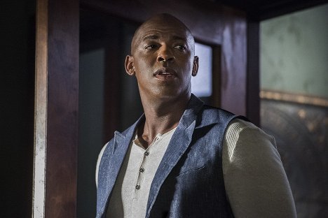 Mehcad Brooks - Supergirl - Stranger Beside Me - Z filmu