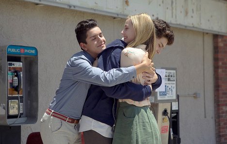 Anthony Quintal, Lili Reinhart, Timothée Chalamet - Miss Stevens - Photos