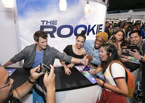 Signing autographs for the fans at the ABC booth at 2019 COMIC-CON in anticipation of the Season 2 premiere of the hit drama on Sunday, September 29, 2019 - Nathan Fillion, Alyssa Diaz, Titus Makin Jr., Melissa O'Neil - The Rookie - Season 2 - Tapahtumista