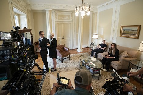 Ben Platt, Julia Schlaepfer, Theo Germaine, Laura Dreyfuss - The Politician - Piloto - De filmagens