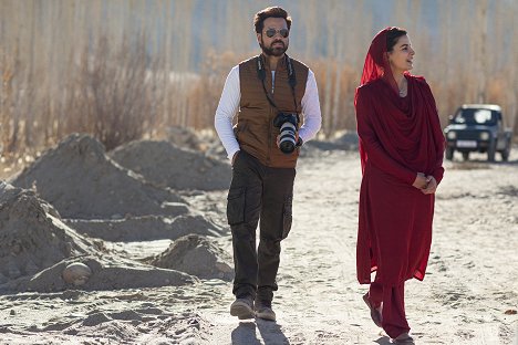 Emraan Hashmi, Kirti Kulhari - Bard of Blood - Love All, Trust a Few, Do Wrong to None - Van film