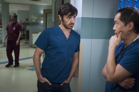 Eoin Macken, Ken Leung - The Night Shift - Shock to the Heart - Photos