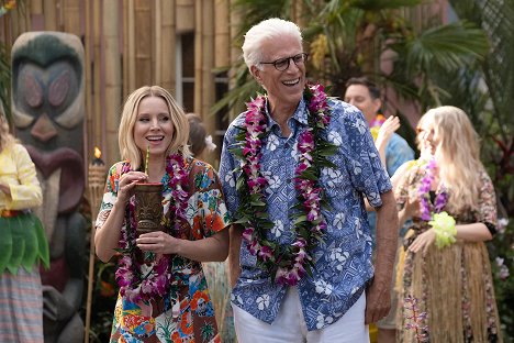 Kristen Bell, Ted Danson - The Good Place - Chillaxing - Photos