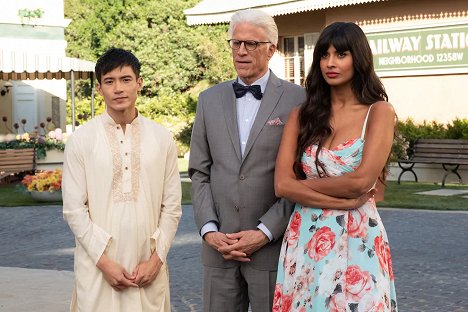 Manny Jacinto, Ted Danson, Jameela Jamil - The Good Place - Uma garota do Arizona - primeira parte - Do filme