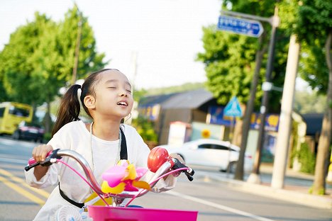 Go-eun Lee - Sun-Kissed Family - Photos