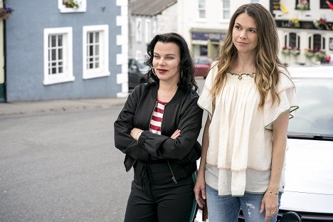 Debi Mazar, Sutton Foster - Younger - Irischer Abgang - Filmfotos