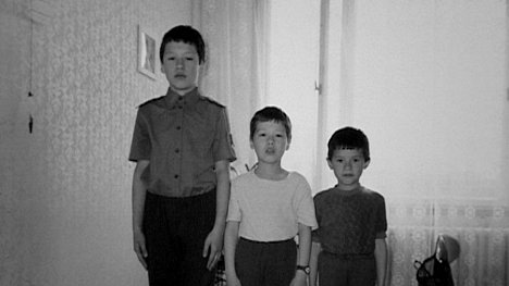 Hayato Okamura, Tomio Okamura, Osamu Okamura - Český žurnál - Bratři Okamurovi - Filmfotos