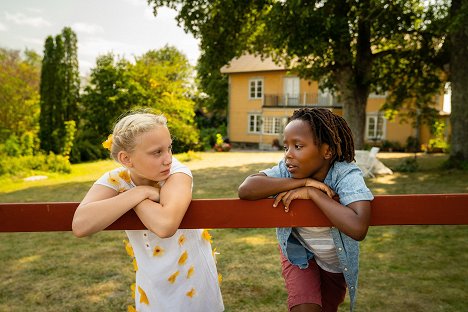 Helena Zengel, Lithemba Maier - Inga Lindström - Familienfest in Sommerby - Photos