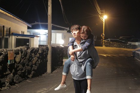 Chun-hee Lee, Hye-na Kim - Aewol - Written on the Wind - Photos