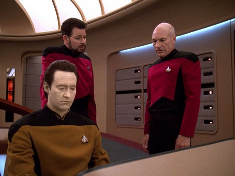 Brent Spiner, Jonathan Frakes, Patrick Stewart - Star Trek: Nová generace - Dědictví otců 2/2 - Z filmu