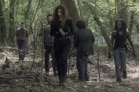 Nadia Hilker, Danai Gurira - The Walking Dead - Határok, amiket átlépünk - Filmfotók