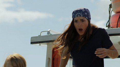 Nikki Howard - 5 Headed Shark Attack - Van film