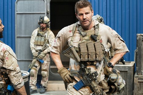 David Boreanaz - SEAL Team - The Strength of the Wolf - Filmfotók