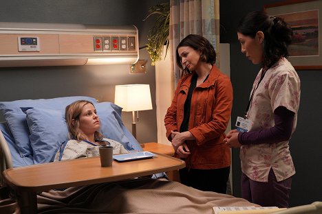 Hayley Chase, Caterina Scorsone - Grey's Anatomy - Bienvenue dans la famille - Film