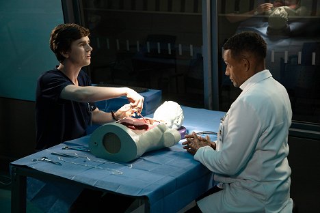 Freddie Highmore, Hill Harper - The Good Doctor - First Case, Second Base - Photos