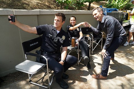 Nathan Fillion, Alyssa Diaz, Seamus Dever - The Rookie - The Bet - Making of