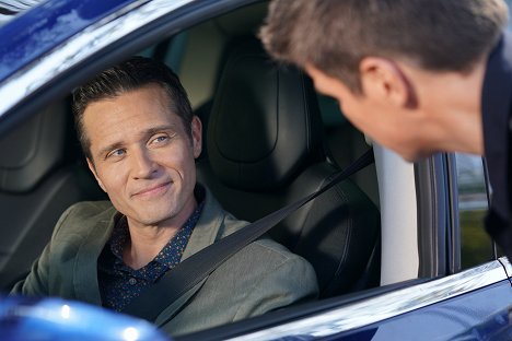 Seamus Dever - The Rookie - The Bet - Photos