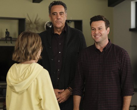 Brad Garrett, Taran Killam - Single Parents - Welcome to Hell, Sickos! - Z filmu