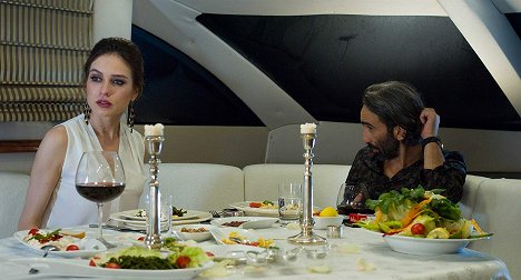 Anastasija Kljujeva, Fırat Tanış - Rus'un Oyunu - Z filmu