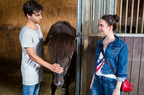 Niklas Nißl, Olivia Müller-Elmau - Hubert und Staller - Pony am Stock - Photos