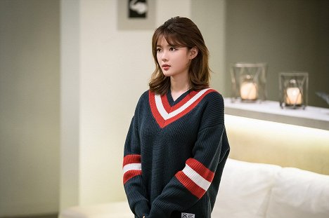 Yoo-jeong Kim - Ildan ddeugeobge cheongsohara - Cartes de lobby