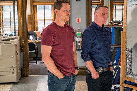 Jesse Lee Soffer, Jason Beghe - Chicago P.D. - Brother's Keeper - Photos