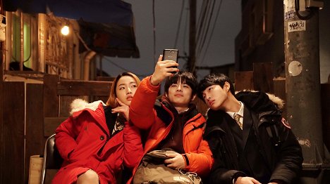 Jin-young Kim, Sang-yeon Son, Chan-yeong Yoon - Eoje ileun modu kwaenchanhha - Filmfotos