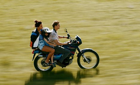 Adèle Exarchopoulos, Niels Schneider - Back Home - Photos