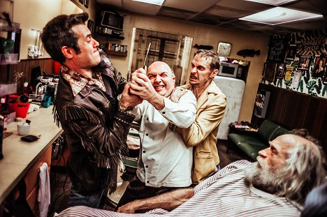 Mark Carr, Doug Dawson, Russell Hodgkinson - Z, mint zombi - Frenemies - Filmfotók