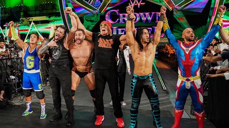 Chas Betts, Joe Anoa'i, Miroslav Barnyashev, Hulk Hogan, Adeel Alam, Trevor Mann - WWE Crown Jewel - Z filmu