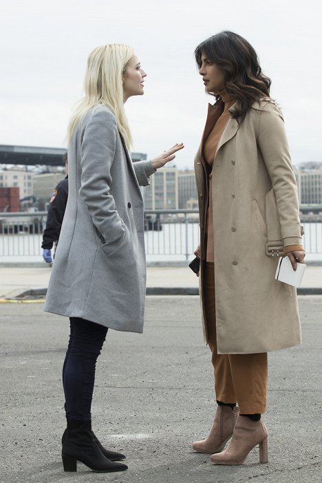 Johanna Braddy, Priyanka Chopra Jonas - Quantico - The Art of War - Photos