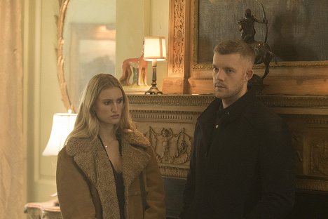 Lilly Englert, Russell Tovey - Quantico - No Place Is Home - Photos
