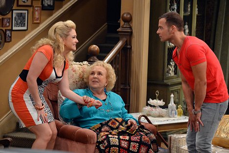 Melissa Joan Hart, Doris Roberts, Joey Lawrence - Melissa & Joey - What Happens in Jersey...: Part 1 - De la película