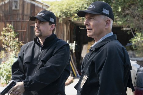 Sean Murray, Mark Harmon - NCIS: Naval Criminal Investigative Service - Institutionalized - Photos